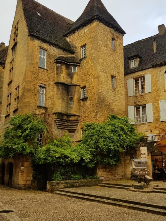 Hotel Confort Le Moulin Rouge Террассон Экстерьер фото